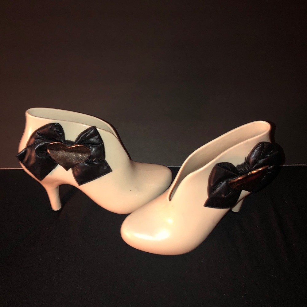 Women’s shoes